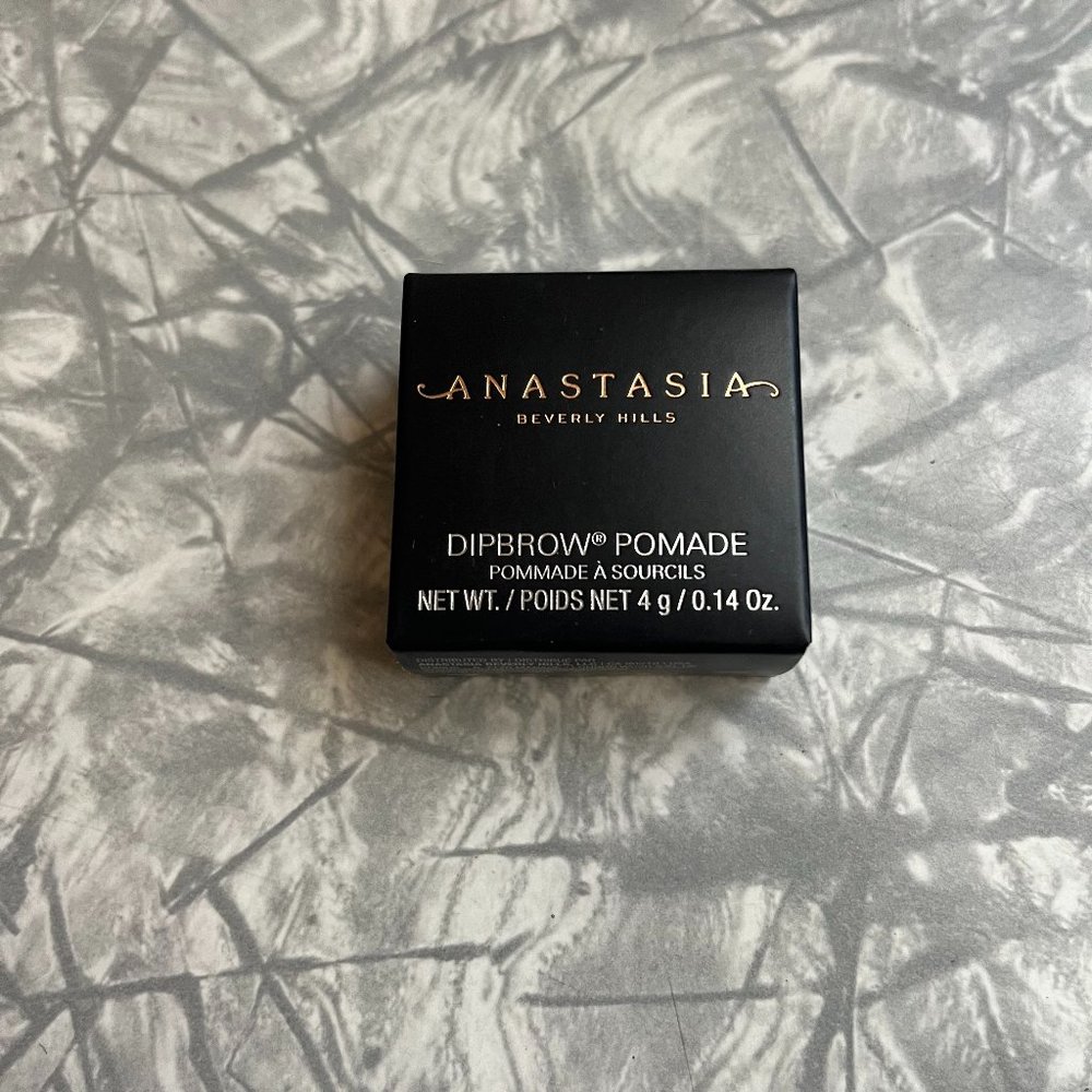 Anastasia DIPBROW® Pomade - Medium Brown